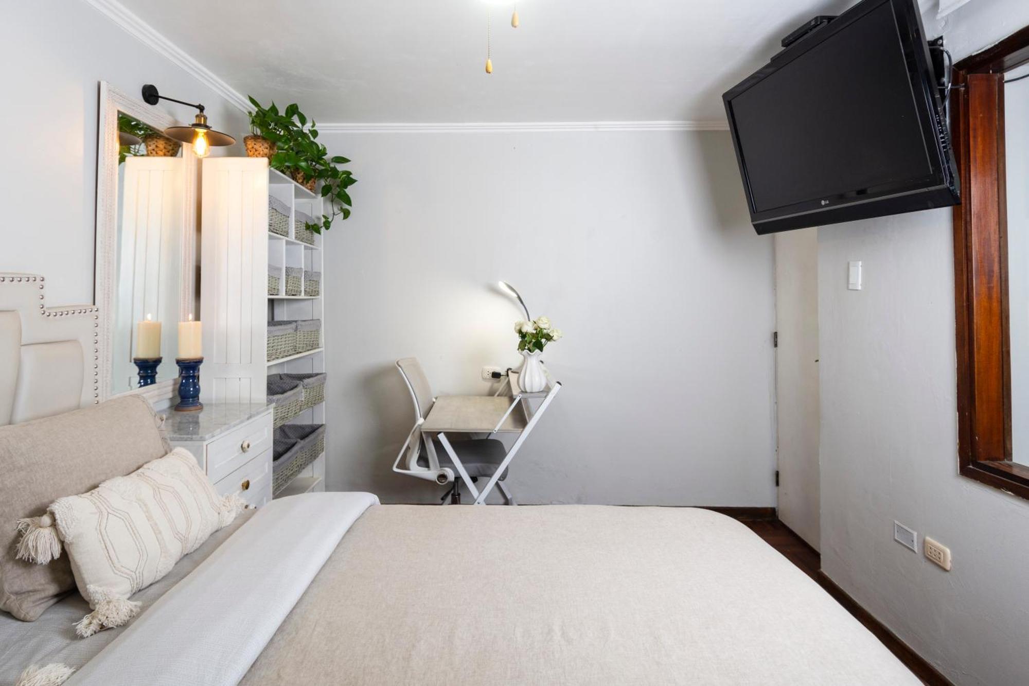 Casa Ramos Salamanca - Airport Pick Up And Drop Off Service - Homestay Lima Eksteriør bilde